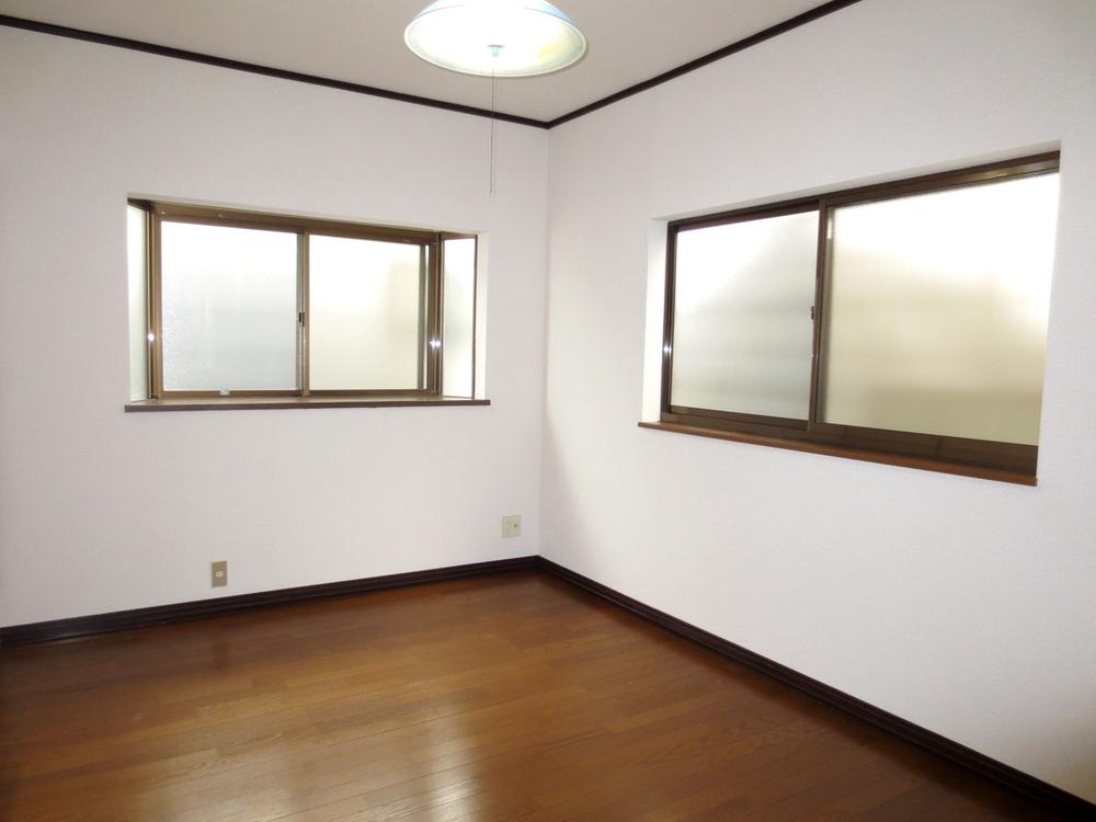 Non-living room. Indoor (10 May 2013) Shooting