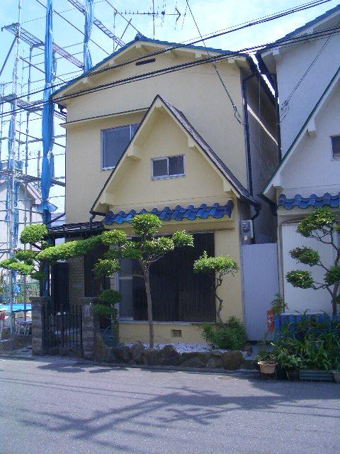 Local appearance photo. Local (11 May 2013) Shooting