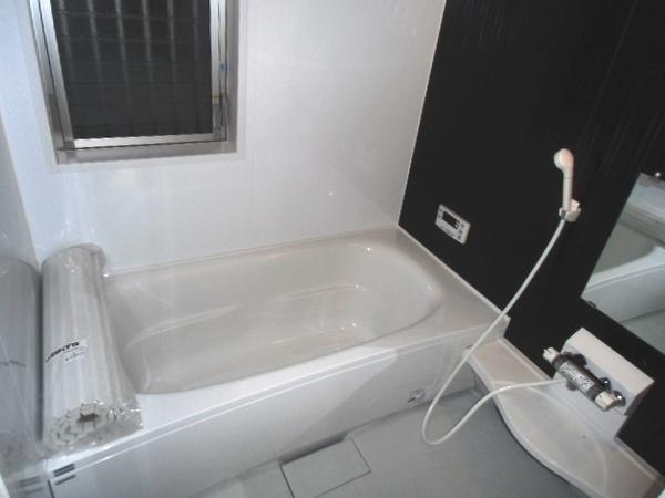 Bathroom. Spacious bathroom 1 tsubo or more to heal the fatigue of the day