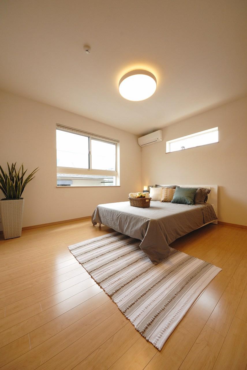 Model house photo. Master bedroom. Of external heat insulation house "Kurumu" So, Even me to sound insulation outside of sound, I sleep soundly at night.