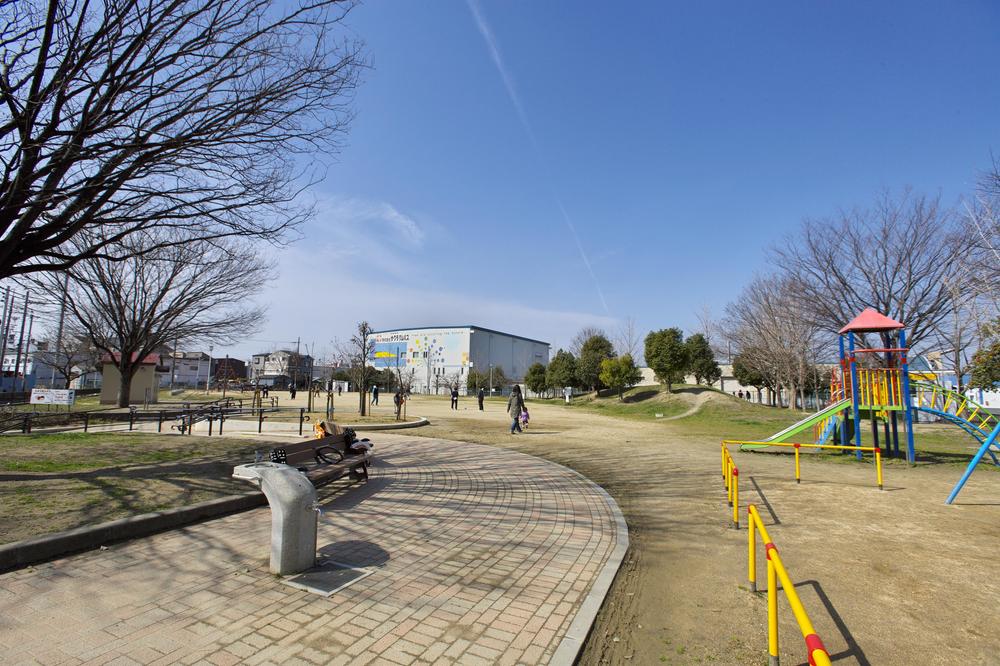 park. 80m to Kano park