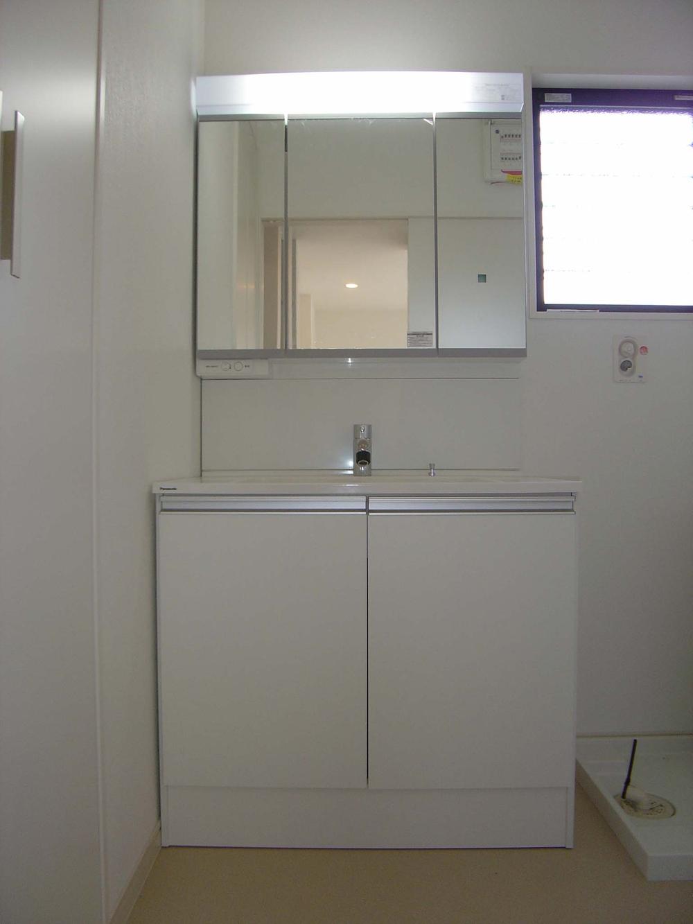 Wash basin, toilet. Our company is the same specification construction cases.