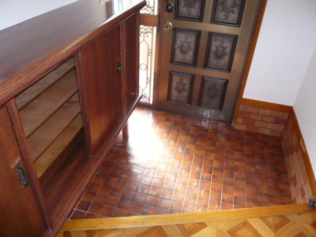 Entrance. Local (10 May 2013) Shooting