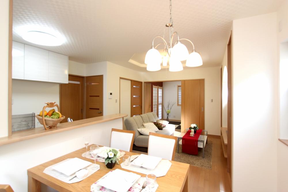 Same specifications photos (living)