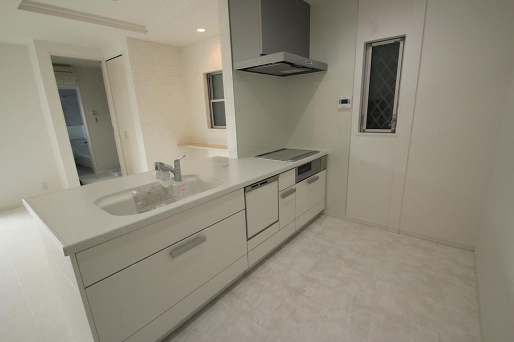 Same specifications photo (kitchen)