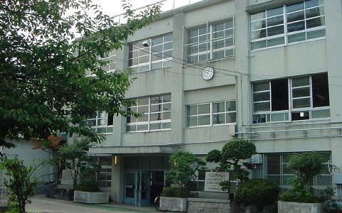 Primary school. Higashi Osaka Municipal Wakae 1000m up to elementary school