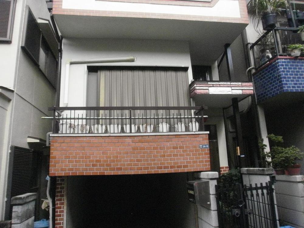 Local appearance photo