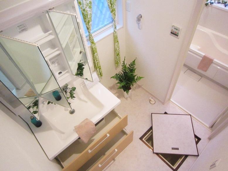 Wash basin, toilet. Vanity is vanity that combines the functionality of.  [Other construction site]