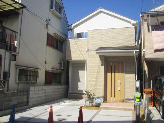 Local appearance photo. Front road facing south, Day ventilation is good.  [Local Photos]