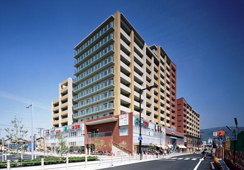 Shopping centre. Until Pazapa Garden 643m