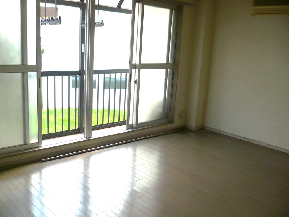 Living. Indoor (September 2013) Shooting