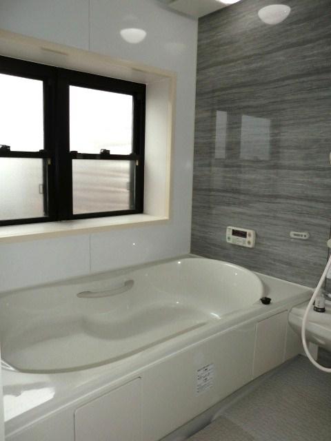 Bathroom. Indoor (12 May 2011) Shooting