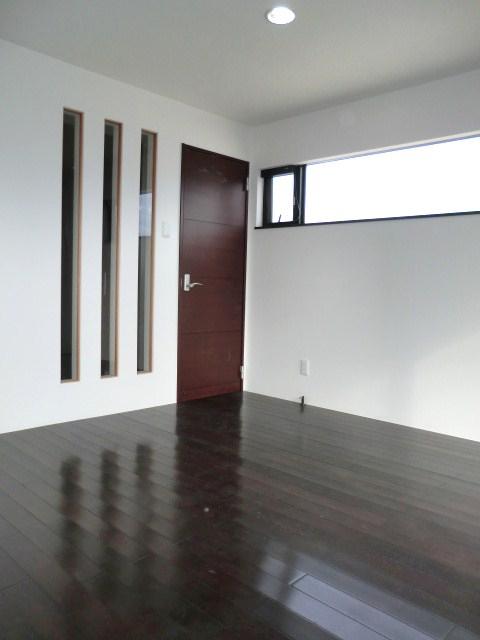 Non-living room. Indoor (12 May 2011) Shooting