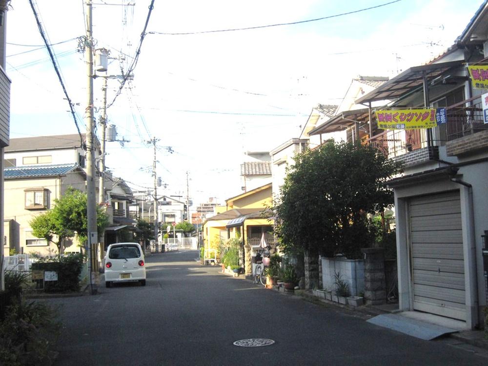 Local photos, including front road. Local (10 May 2013) Shooting