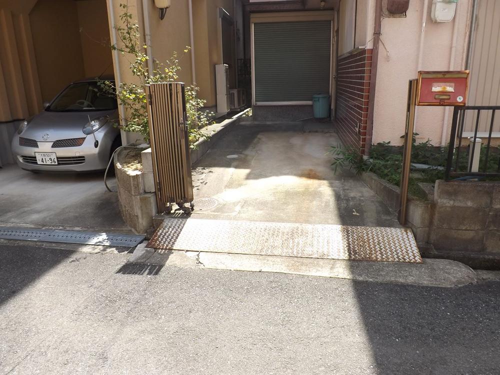 Parking lot. Local (September 2013) Shooting, Status quo parking 2 × 4m