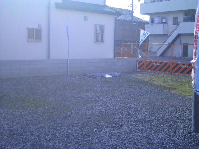 Local photos, including front road. Local (12 May 2013) Shooting