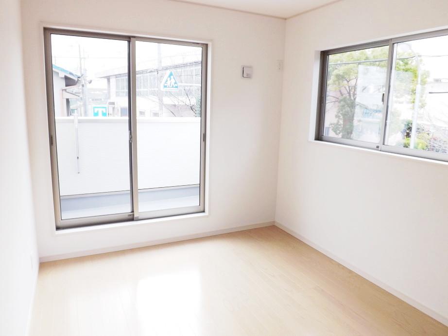 Other introspection. Local photos (Western-style)