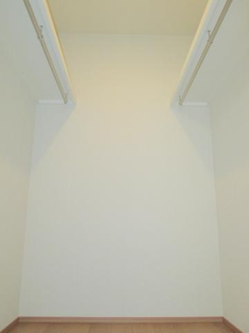 Receipt. Walk-in of about 2 quires black - georgette!