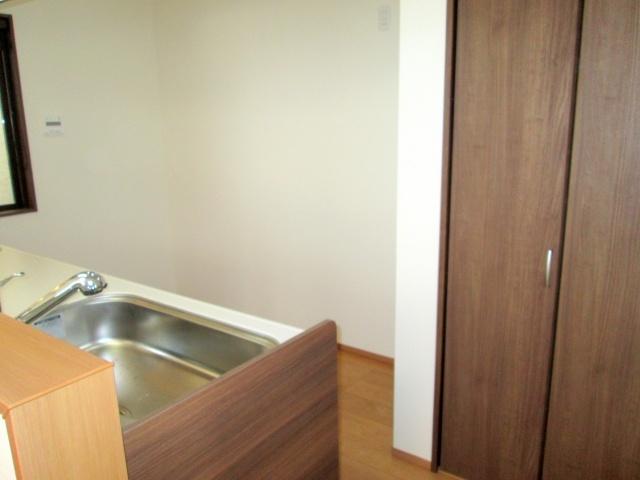 Kitchen. Very useful kitchen storage!