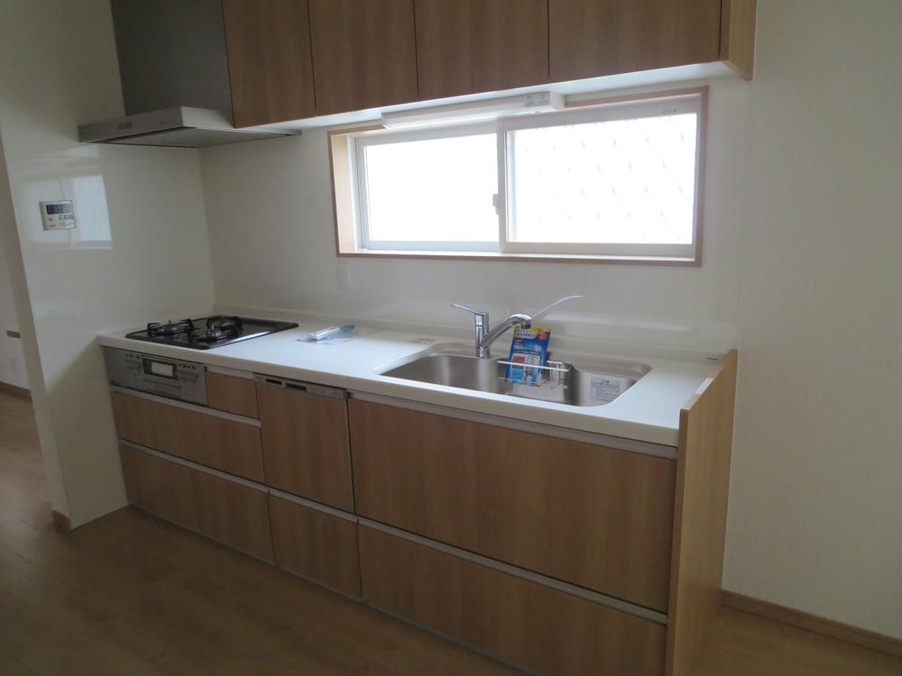 Kitchen. Local (11 May 2013) Shooting