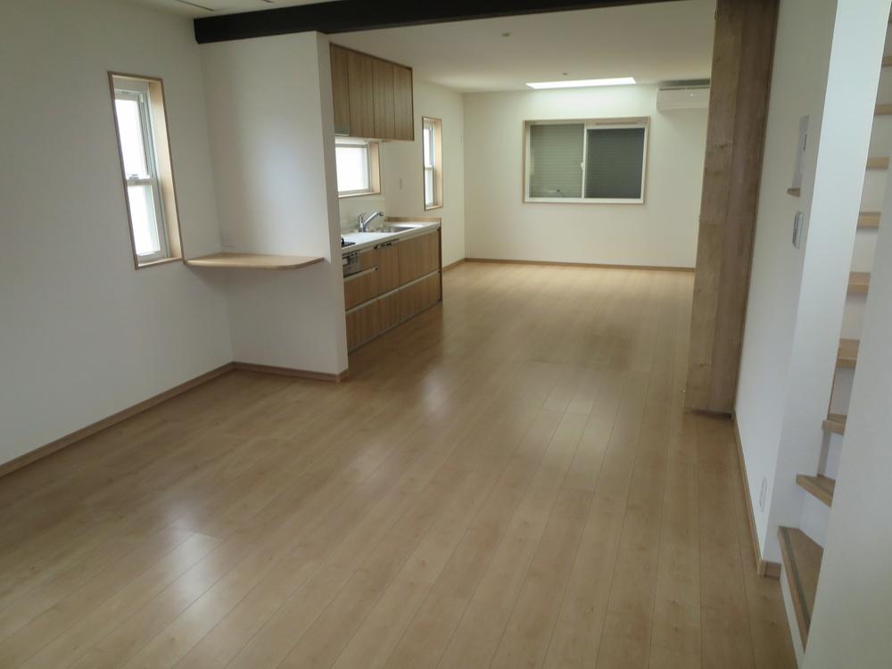 Living. Local (11 May 2013) Shooting