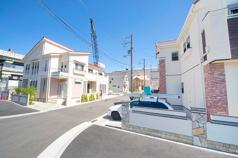 Local photos, including front road. Local (September 2013) Shooting