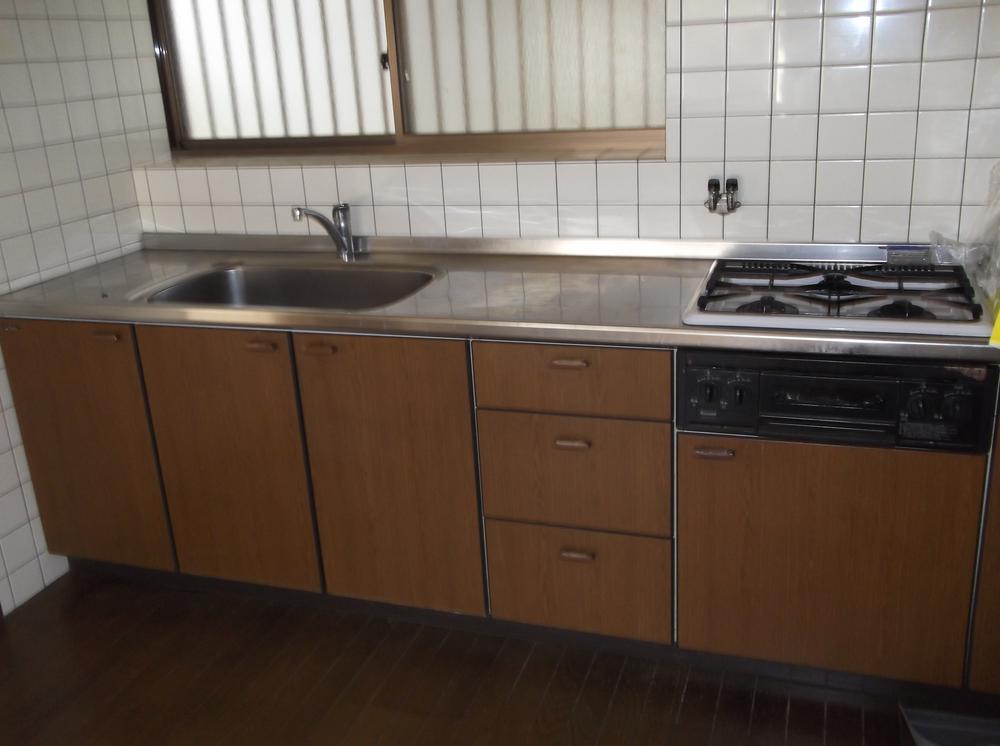 Kitchen. System kitchen