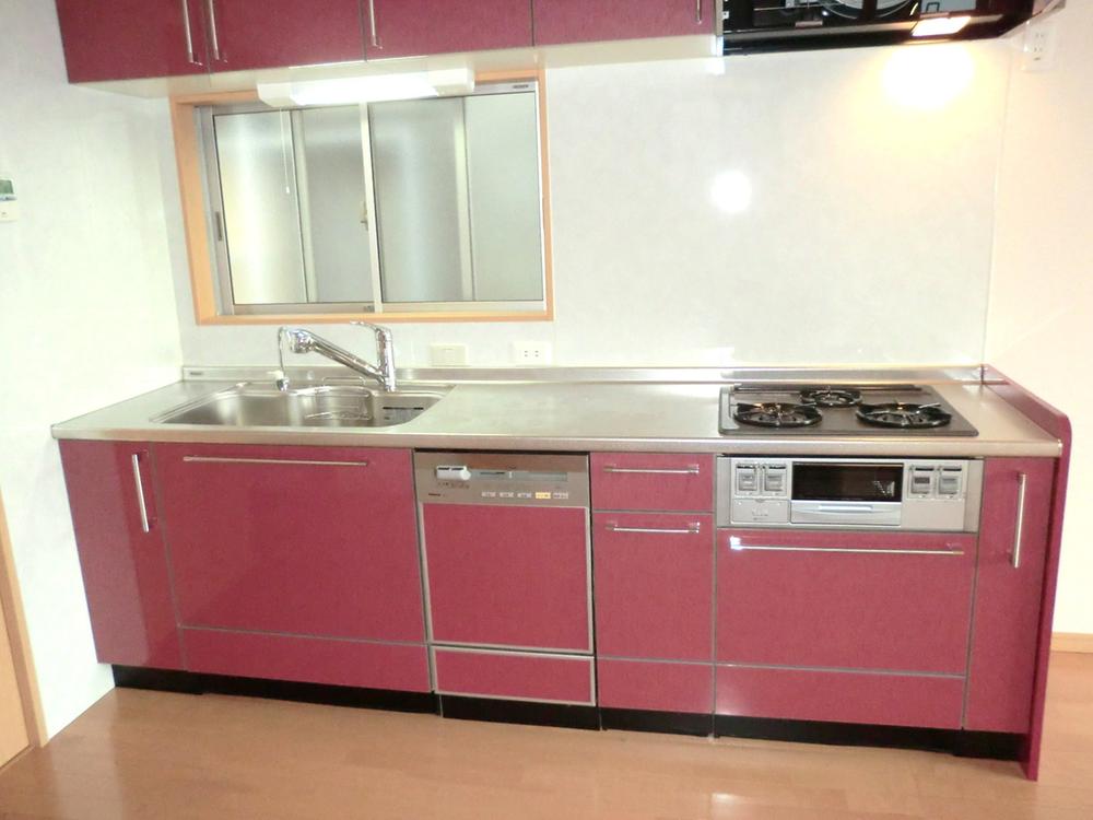 Kitchen. Indoor (September 2012) shooting