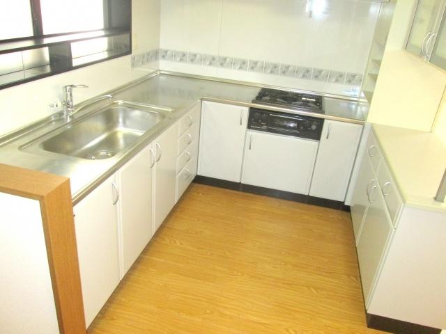 Kitchen. Large system Kitchen