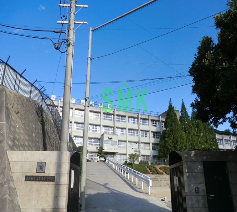 Junior high school. Higashi-Osaka Tatsuana building 衙中 961m to school