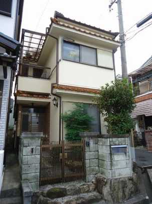 Local appearance photo. The building is the appearance. Shooting from the northeast direction