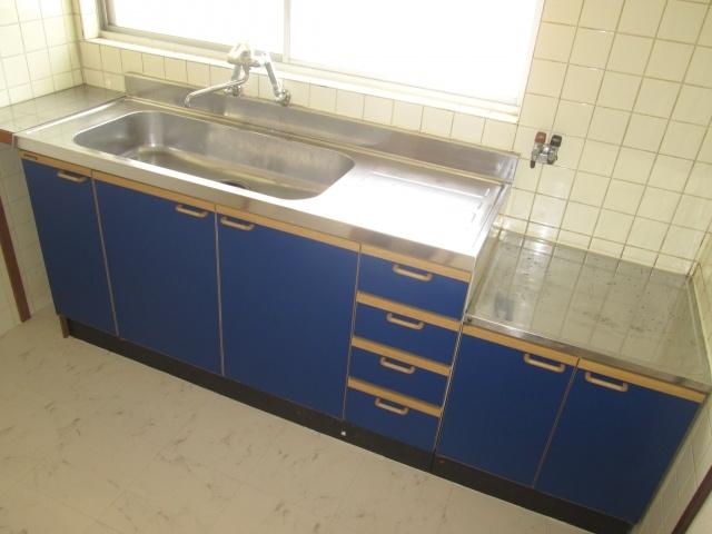 Kitchen. Bright kitchen