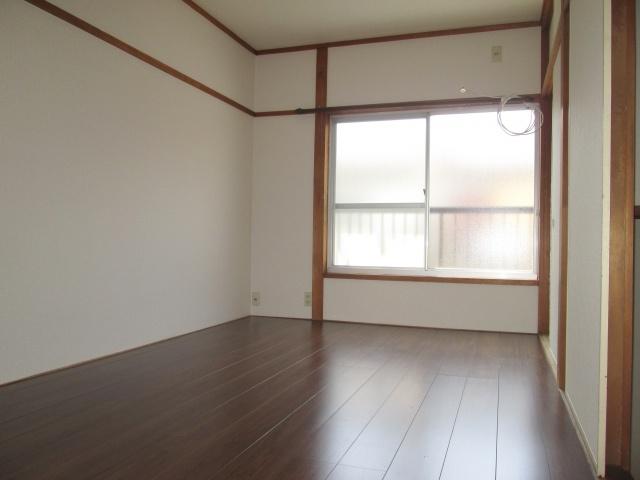 Non-living room. Bright Western-style