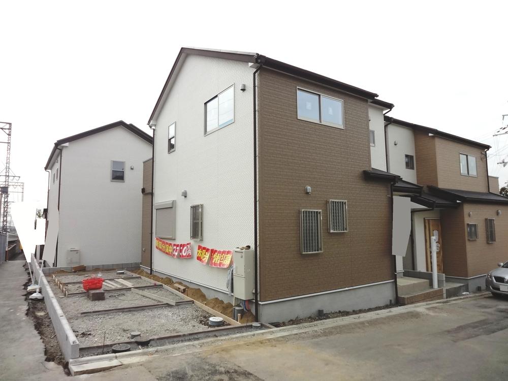 Local appearance photo. Local (12 May 2013) shooting ● 2 No. land