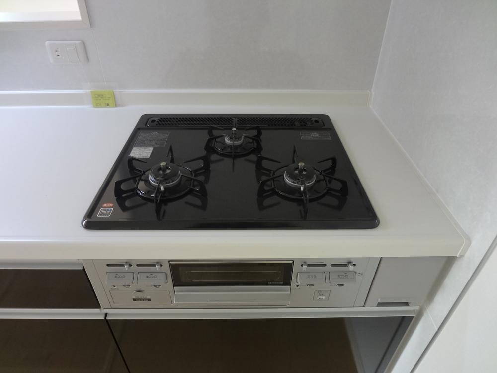 Kitchen. Indoor (12 May 2013) shooting ● 4 No. land