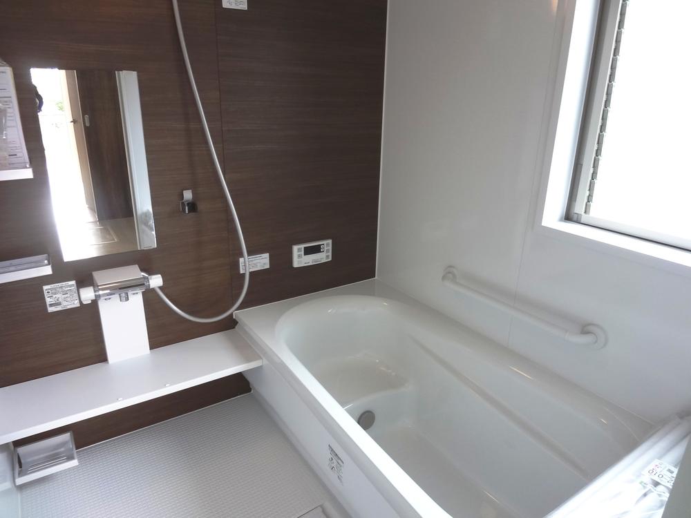 Bathroom. Indoor (12 May 2013) shooting ● 4 No. land