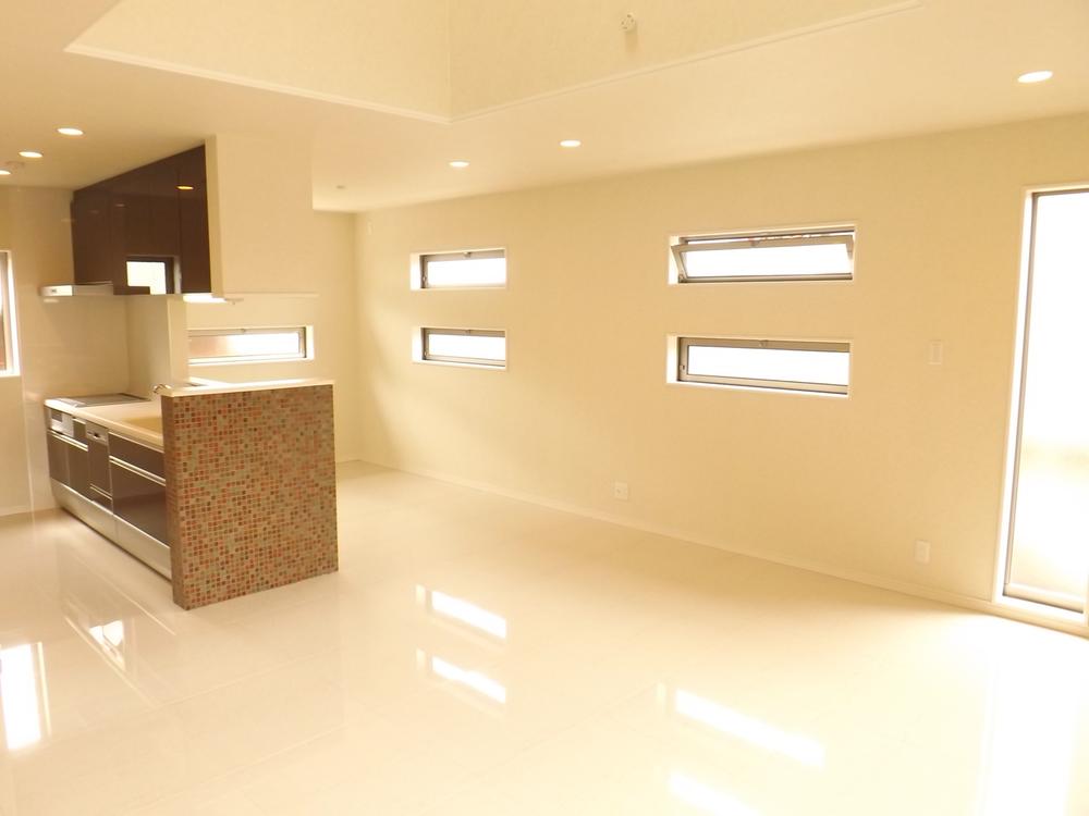 Living. Local photos (living) Living 20 Pledge! Good day at the top top light!