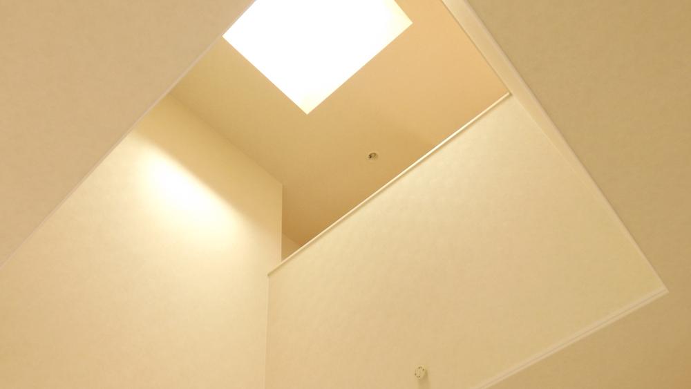 Other Equipment. Open preeminent in the large atrium!