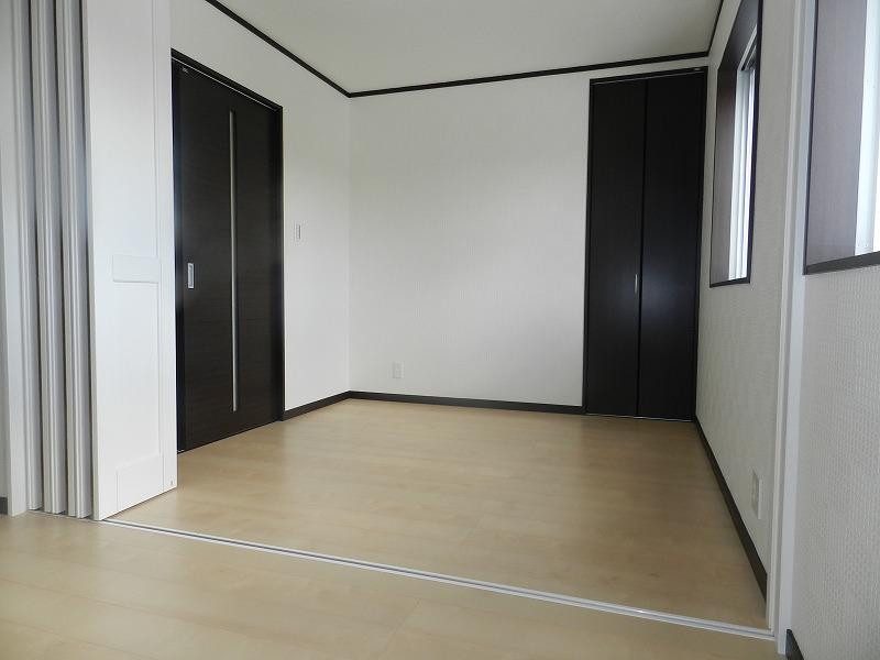 Non-living room. Example of construction When the movable partition opening