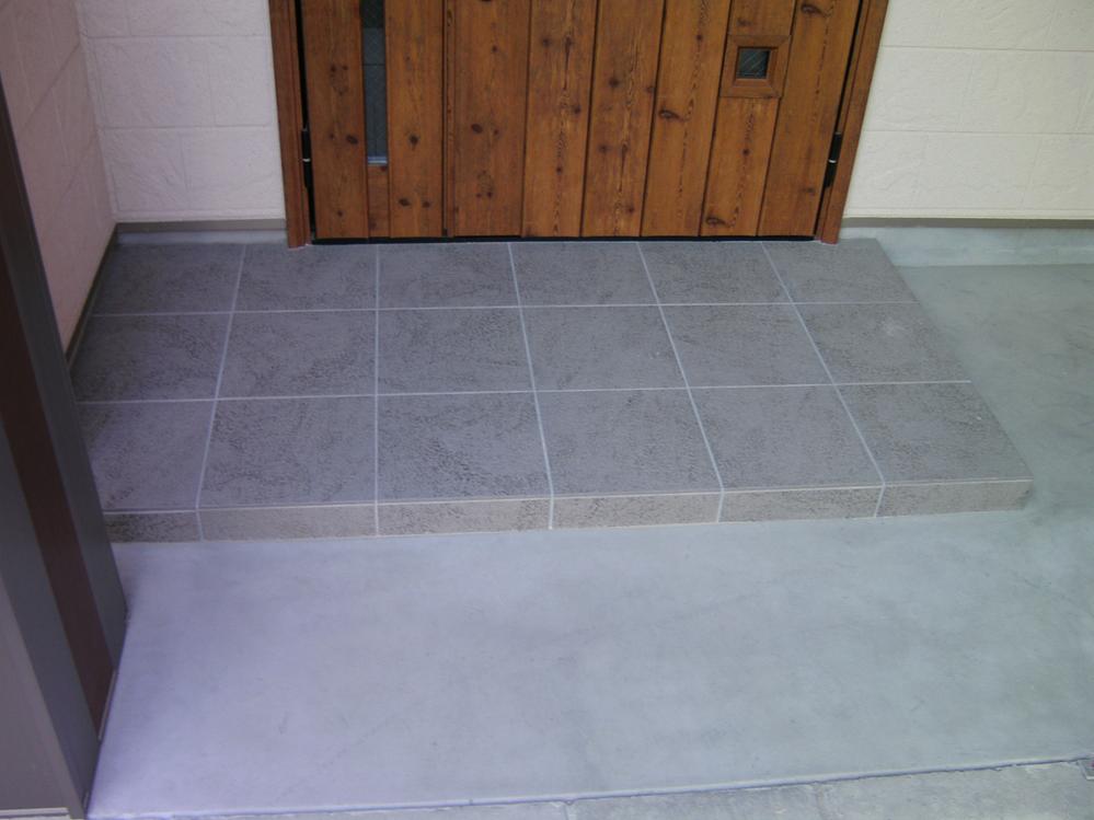 Entrance. Example of construction Entrance porch