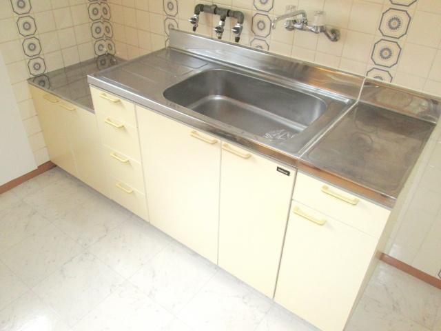 Kitchen. Is Gasukitchin