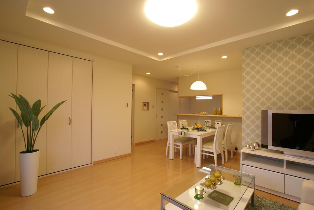 Living. Room (August 2012) shooting