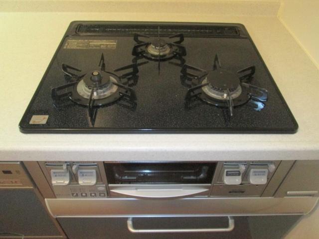 Kitchen. It also can accommodate plenty of kitchen