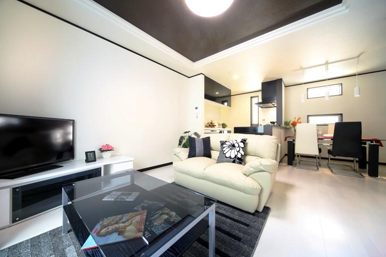 Other introspection. Indoor LDK