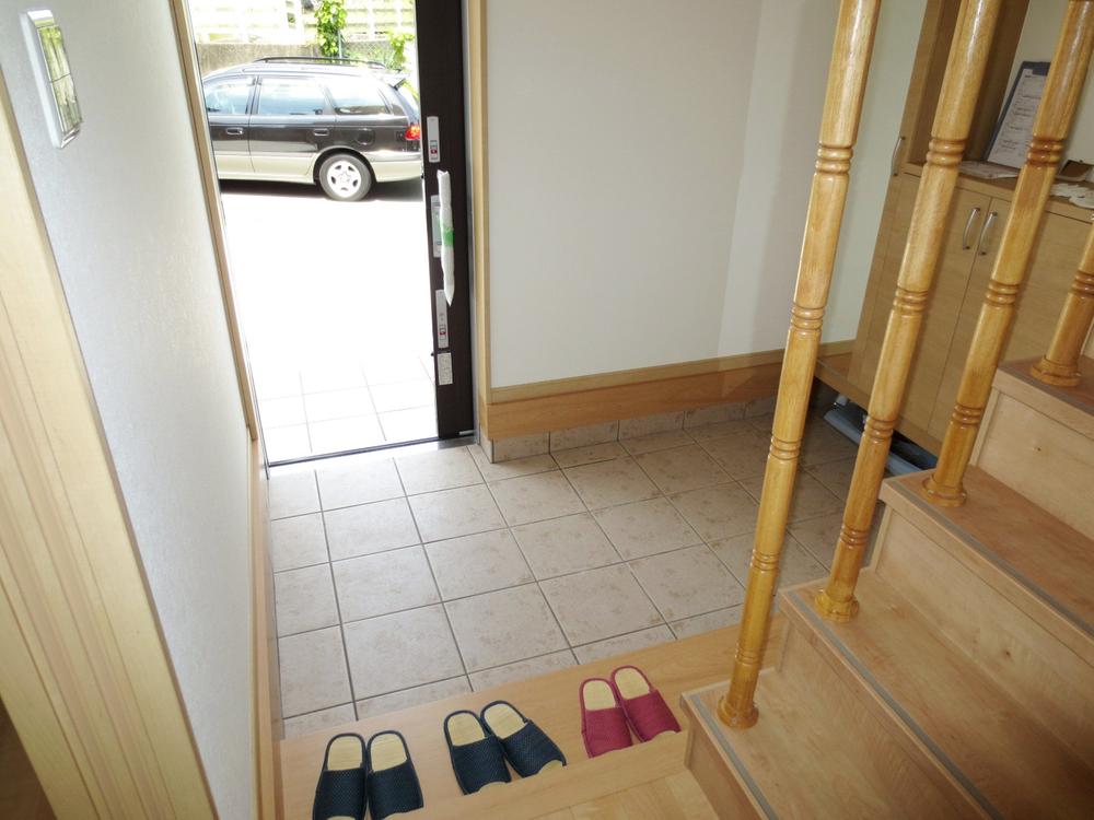 Entrance. Indoor (June 2013) Shooting