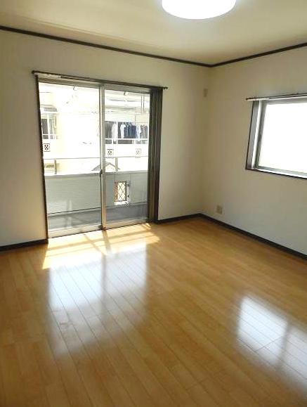 Non-living room. 2 Kaiyoshitsu