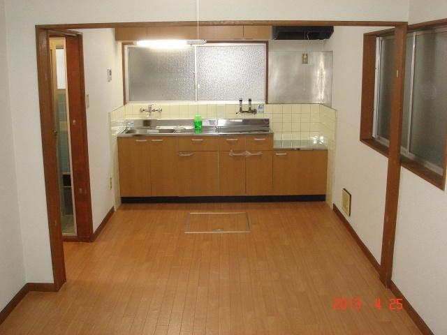 Toilet. Ventilation good