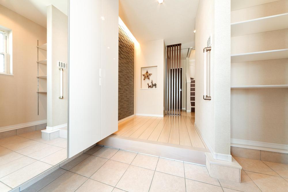 Building plan example (introspection photo). Installing the shoes Croke entrance. Also it can be stored, such as outdoor goods and car supplies. Of course, shoe box storage capacity. You can also groomed check systemic mirror.