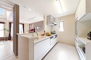 Warm in winter, Cool in summer -. Performance of external insulation "Kurumu" that will deliver a comfortable living all year round is intact, First appearance at further "child-rearing Kurumu" plus the ingenuity that specializes in child-rearing Gakoko "Luna Sumati A Shimanouchi". As five characteristics <air> comfortable to adopt 24-hour ventilation system to control the air and humidity. The smell of tobacco and pet adoption "wallpaper wash the air.", Formaldehyde, such as the adsorption ・ Disassembly. Adopt a conscious <floor material> injury or allergy "cork floor". <Safe environment> finger amputation ・ Space-saving sliding door to prevent pinched & software employs a close function. Adopt a tatami peace of mind in the natural materials to keep the <health material> allergen occurrence. <Water> adopt the advanced all-water purifier, Purify the whole house of water. Environment in which it can be said that the ideal has been appointed for the child-rearing and generation. further, Visit friendly devised in consideration of the life style of child-rearing generation in planning surface. It sounds to house the laughter of family, Large space living Ya, Adopted such as the floor plan is changed "Free reform plan" with the growth of family. If the voice of the mom plus a number of house create the experience "Parenting Kurumu", Parenting life is more will be fun.