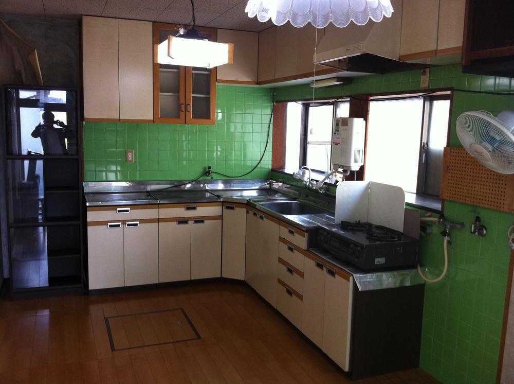 Kitchen. Indoor (March 2013) Shooting